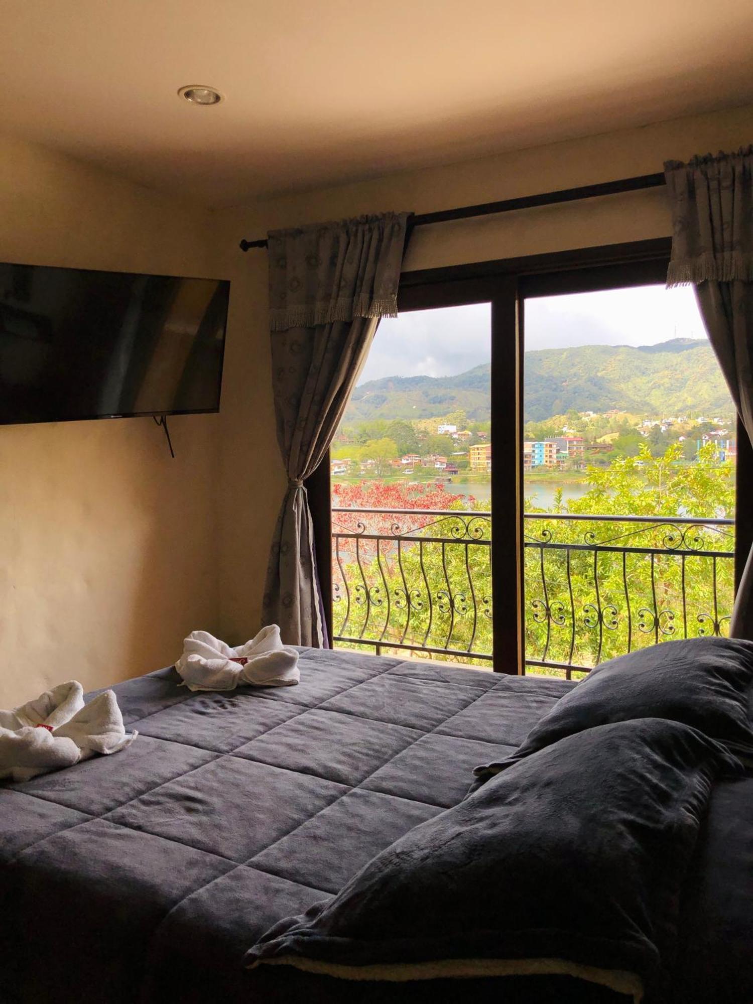 Lake View Hostel Guatapé Esterno foto